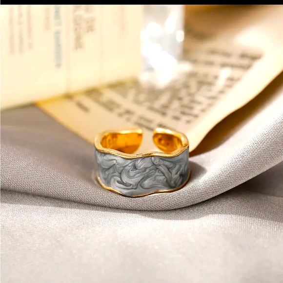 A Gala of enamel colors! Adjustable. Multiple colors to choose from. - Picture 6 of 6